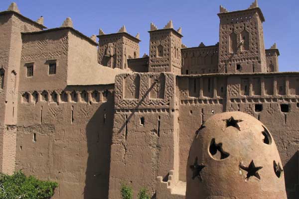 Detalle de la ornamentación de una kasbah en el sur de Marruecos